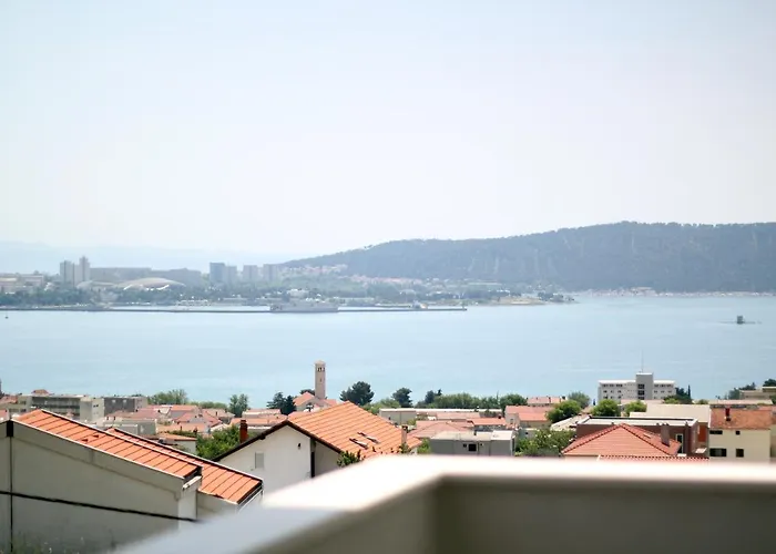 Cicibella Apartman Kastela