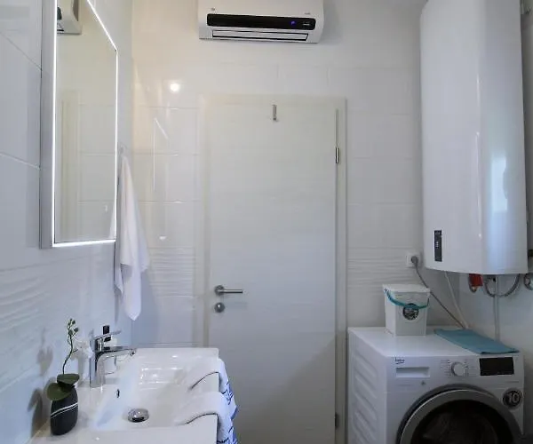 Cicibella Apartman Kastela